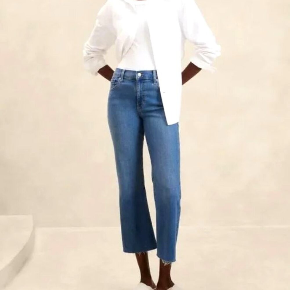 Banana Republic- Cropped Bootcut Raw Hem Jeans Size 10